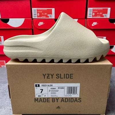 Yeezy Slide +10